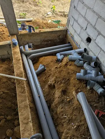 Évacuations PVC et regards — 11