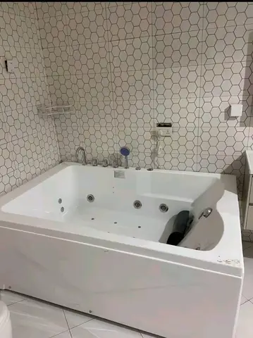Whirlpool bath and hexagon tiles — 5